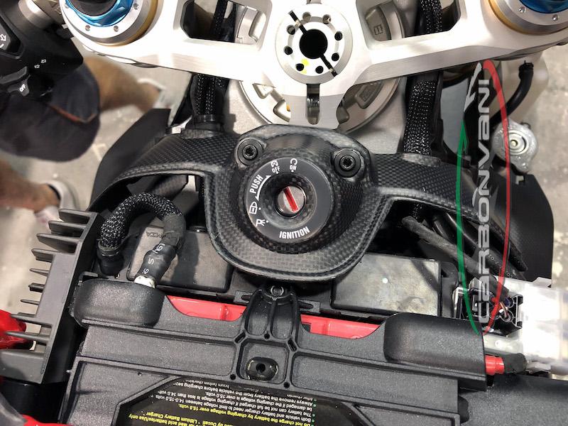 CARBONVANI Ducati Panigale V4 Ignition Switch Cover (20/21