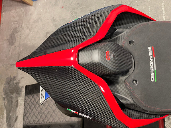 CARBONVANI Ducati Panigale V4 Black-Red Carbon Tail R2 (20/21