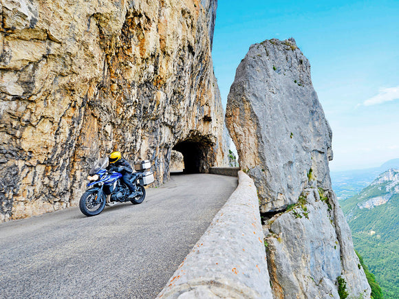 Discover the Best Routes for Travelling by Motorcycle in the Alps