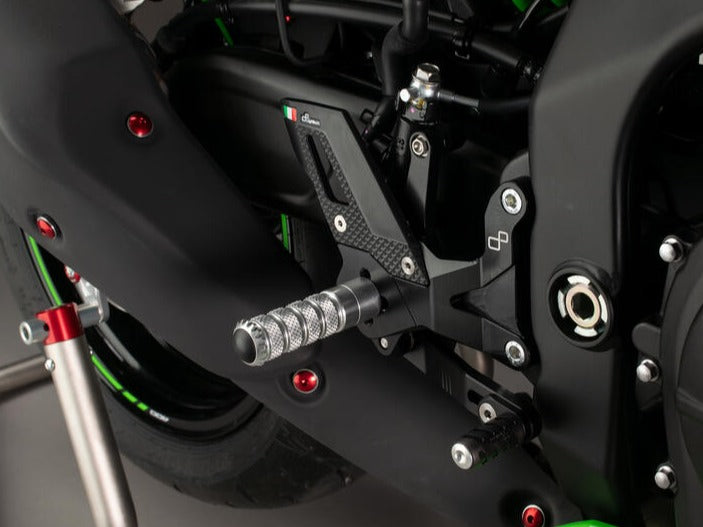 LIGHTECH FTRKA014 Kawasaki ZX25R / ZX4RR Track Use Rear Sets
