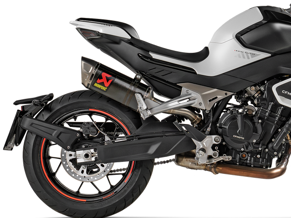 AKRAPOVIC S-CF8SO1-HAPLC CFMOTO 800NK (2024+) Slip-on Exhaust