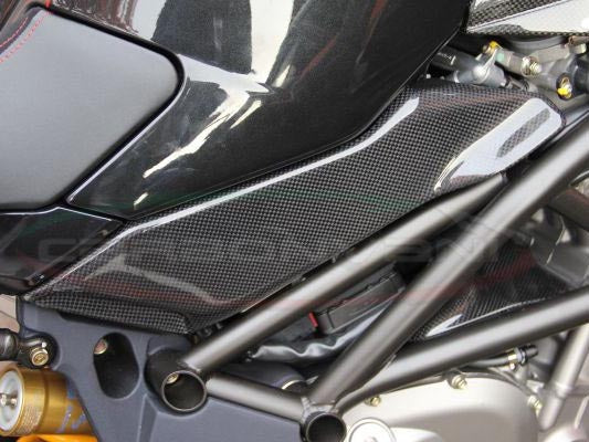 CARBONVANI MV Agusta Brutale 750S (02/08) Carbon Small Tank Side Panel (right side) – Accessories in the 2WheelsHero Motorcycle Aftermarket Accessories and Parts Online Shop