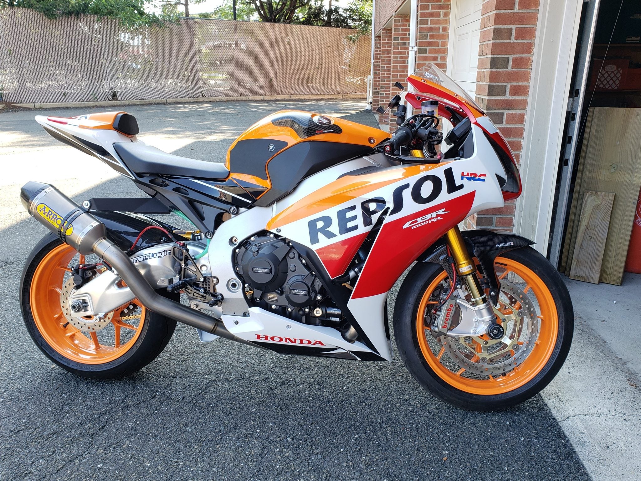 CARBON2RACE Honda CBR1000RR (08/19) Carbon Front Fender – 2Wheels Hero