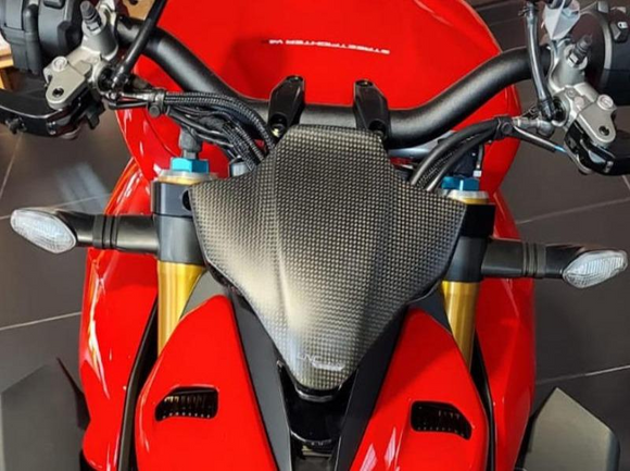 ZA987 - CNC RACING Ducati Streetfighter V4 (2020+) Carbon Wind Sport Screen