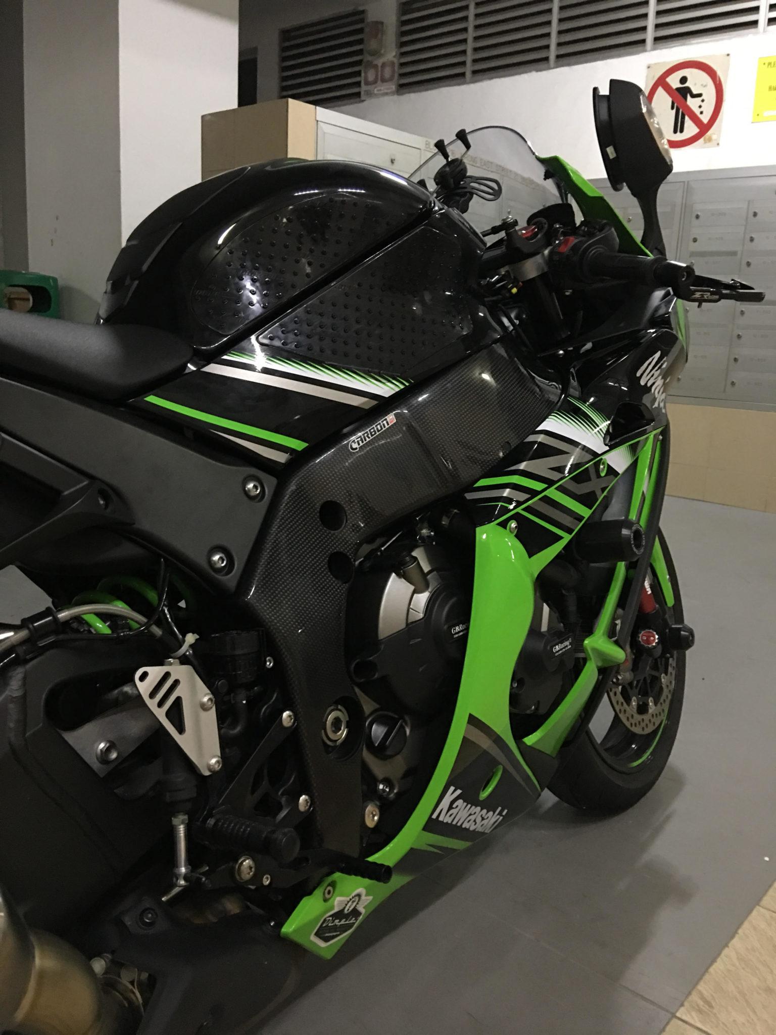 CARBON2RACE Kawasaki ZX-10R (16/) Carbon Frame Covers – 2Wheels