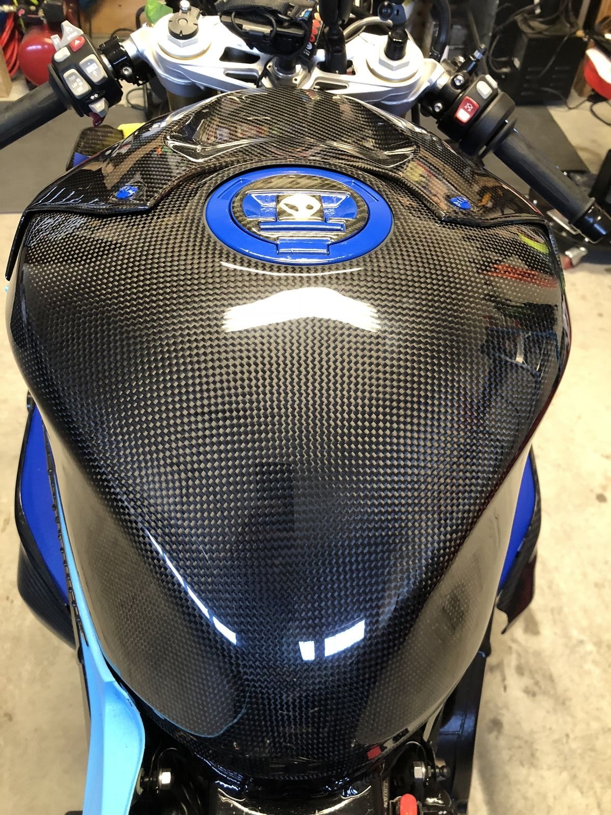 CARBON2RACE BMW S1000RR (09/18) Carbon Fuel Tank Cover – 2Wheels Hero